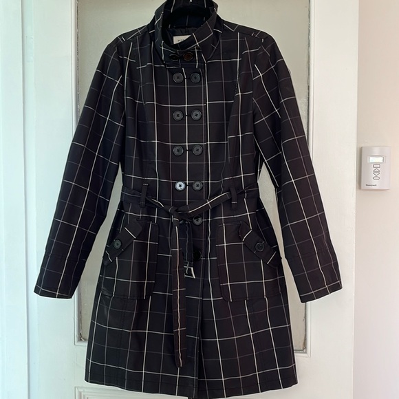 Trench coat with windowpane design. - Picture 1 of 7